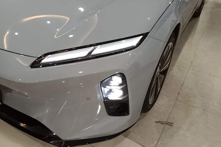 Used Nio ET5T 2025 75 kWh Touring Left Front Headlight