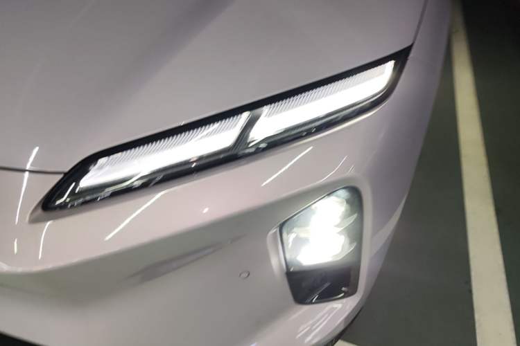 Used Nio ET5T 2025 75 kWh Touring Left Front Headlight