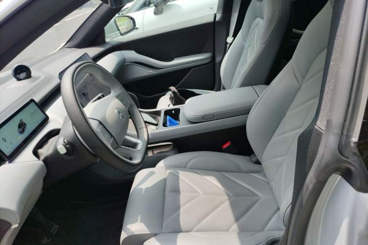Used Nio ET5T 2025 75 kWh Touring Left Front Seat
