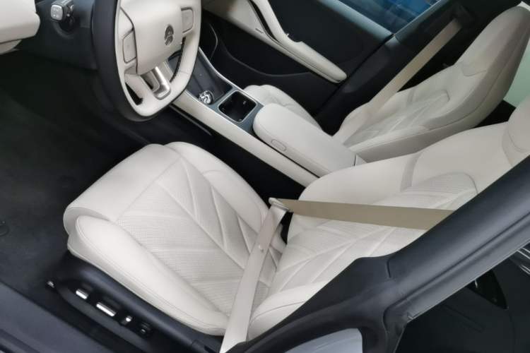 Used Nio ET5T 2025 75 kWh Touring Left Front Seat