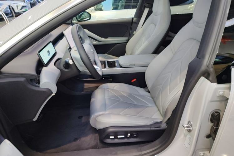 Used Nio ET5T 2025 75 kWh Touring Left Front Seat