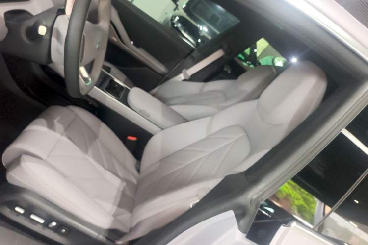 Used Nio ET5T 2025 75 kWh Touring Left Front Seat