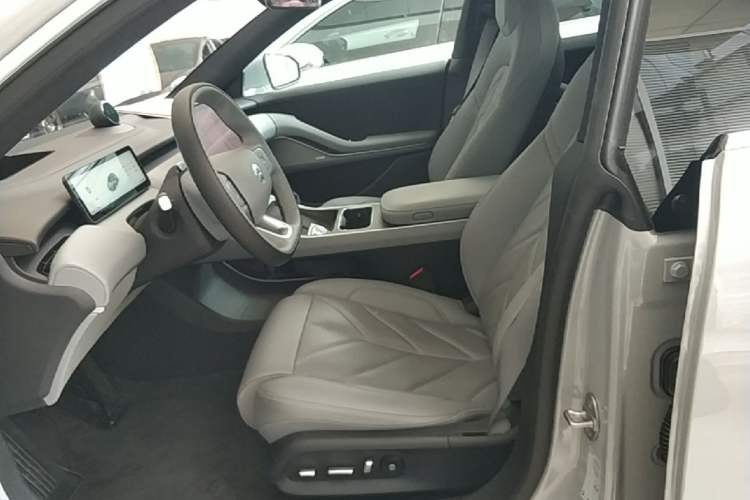 Used Nio ET5T 2025 75 kWh Touring Left Front Seat