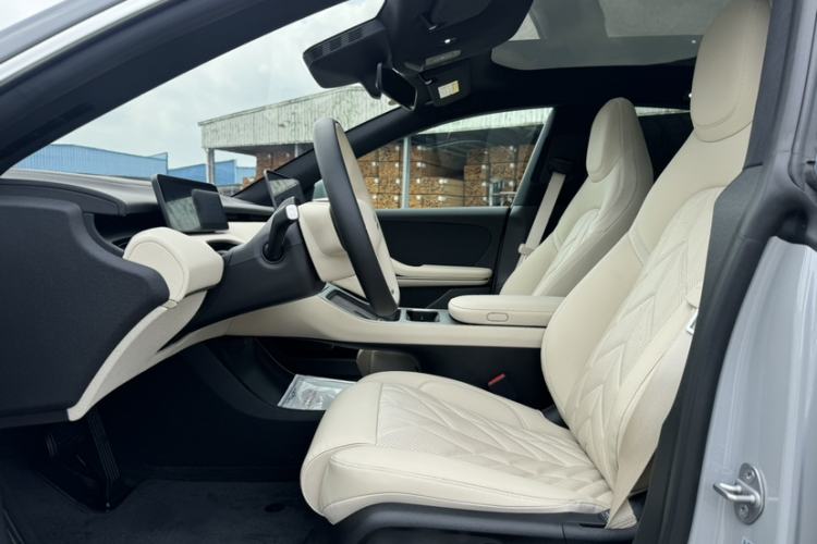 Used Nio ET5T 2025 100kWh Touring Left Front Seat