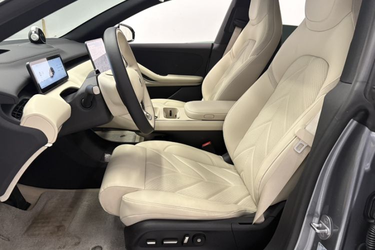 Used Nio ET5T 2025 75 kWh Touring Left Front Seat