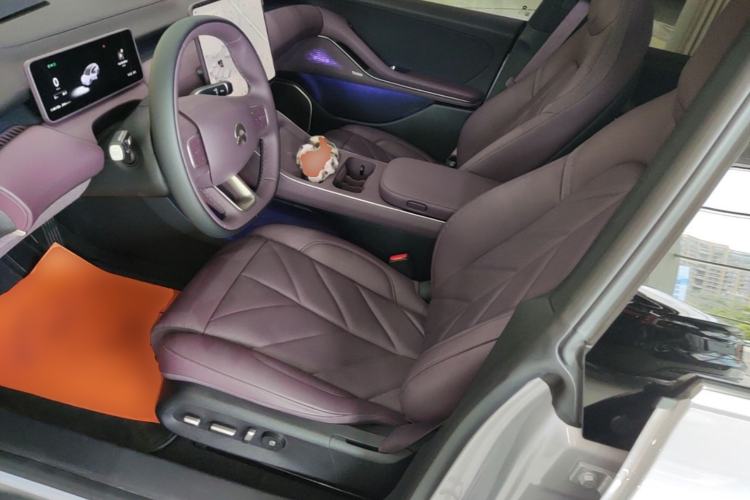 Used Nio ET5T 2025 75 kWh Touring Left Front Seat