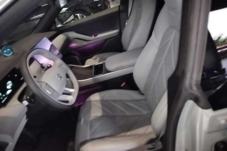 Used Nio ET5T 2025 75 kWh Touring Left Front Seat