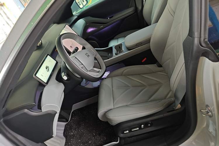 Used Nio ET5T 2025 75 kWh Touring Left Front Seat