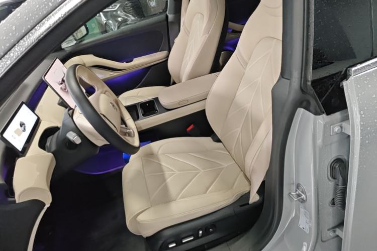 Used Nio ET5T 2025 75 kWh Touring Left Front Seat