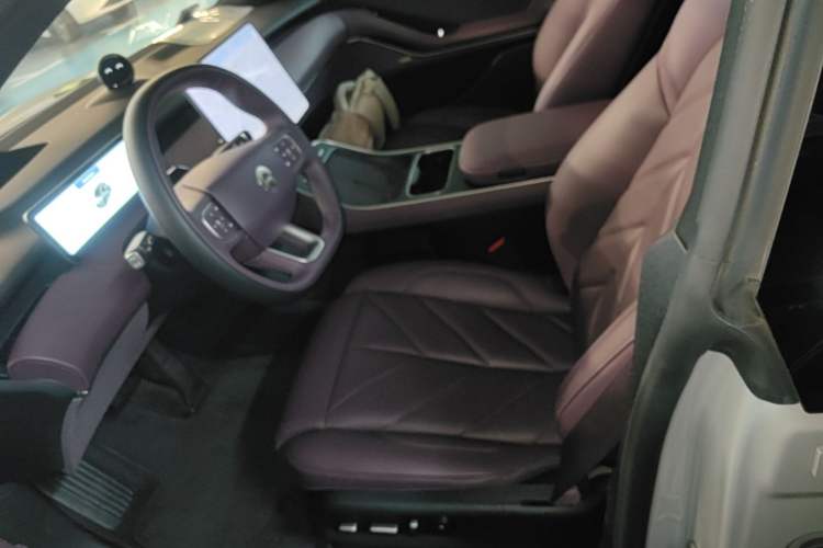 Used Nio ET5T 2025 75 kWh Touring Left Front Seat