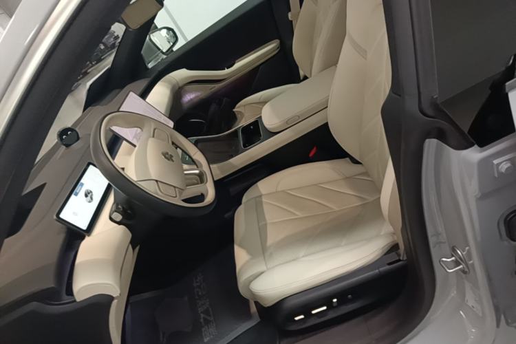 Used Nio ET5T 2025 75 kWh Touring Left Front Seat