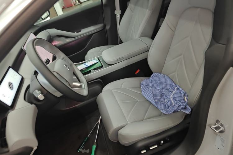 Used Nio ET5T 2025 75 kWh Touring Left Front Seat