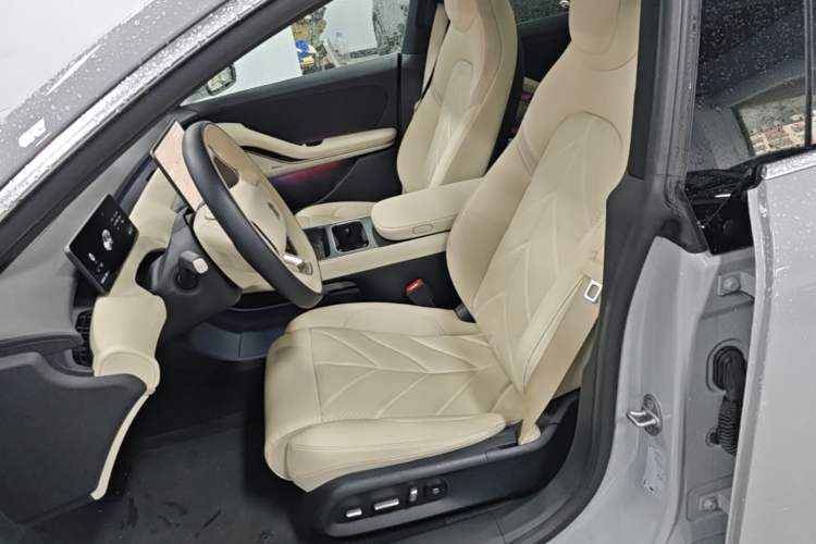 Used Nio ET5T 2025 75 kWh Touring Left Front Seat