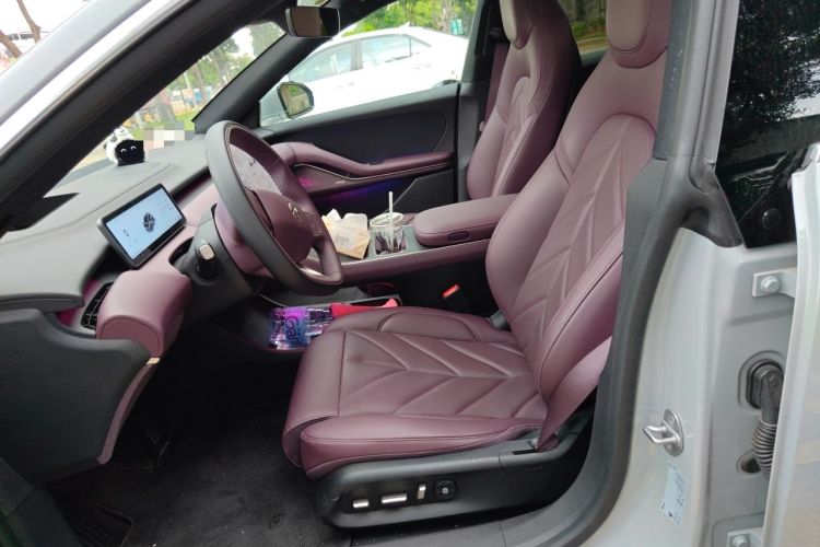 Used Nio ET5T 2025 75 kWh Touring Left Front Seat
