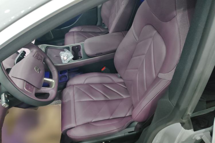 Used Nio ET5T 2025 75 kWh Touring Left Front Seat