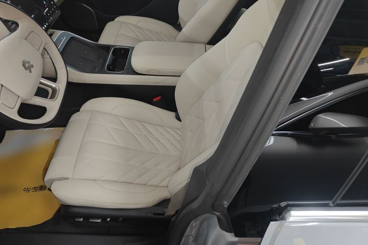 Used Nio ET5T 2025 75 kWh Touring Left Front Seat