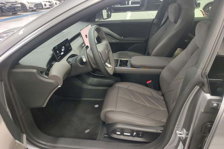 Used Nio ET5T 2025 75 kWh Touring Left Front Seat