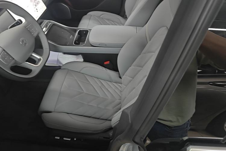 Used Nio ET5T 2025 75 kWh Touring Left Front Seat