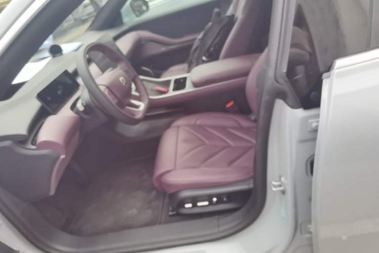 Used Nio ET5T 2025 75 kWh Touring Left Front Seat