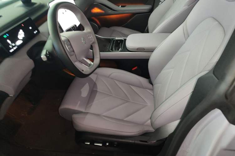 Used Nio ET5T 2025 75 kWh Touring Left Front Seat