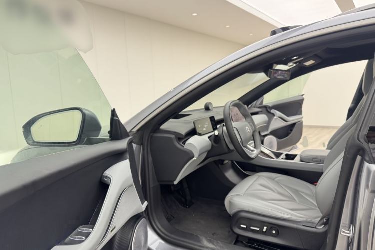 Used Nio ET5T 2025 75 kWh Touring Left Front Seat