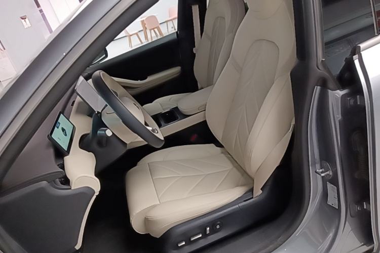 Used Nio ET5T 2025 75 kWh Touring Left Front Seat
