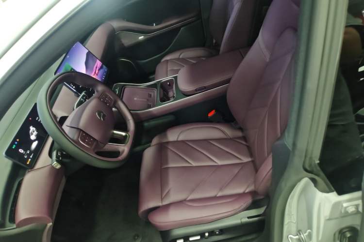 Used Nio ET5T 2025 75 kWh Touring Left Front Seat