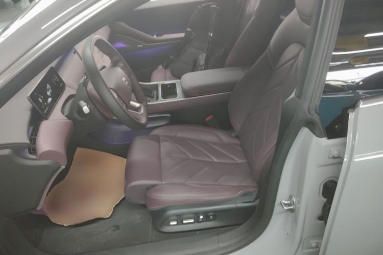Used Nio ET5T 2025 75 kWh Touring Left Front Seat