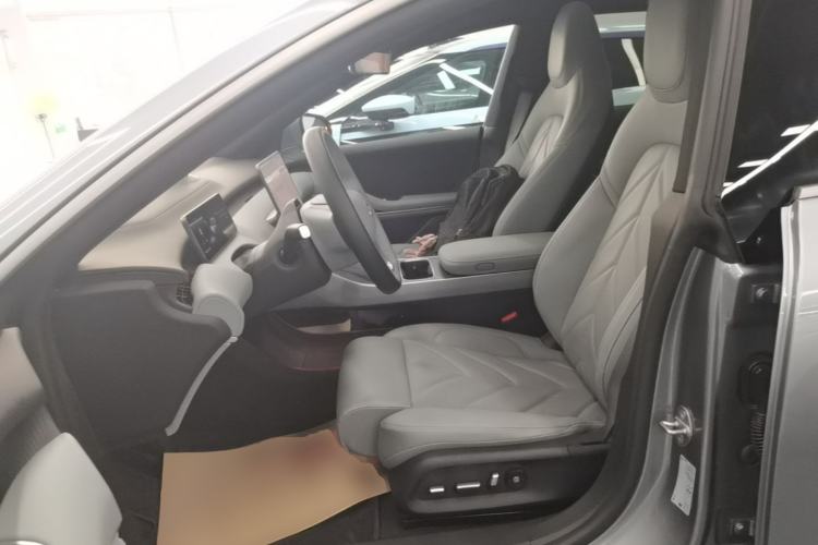 Used Nio ET5T 2025 75 kWh Touring Left Front Seat