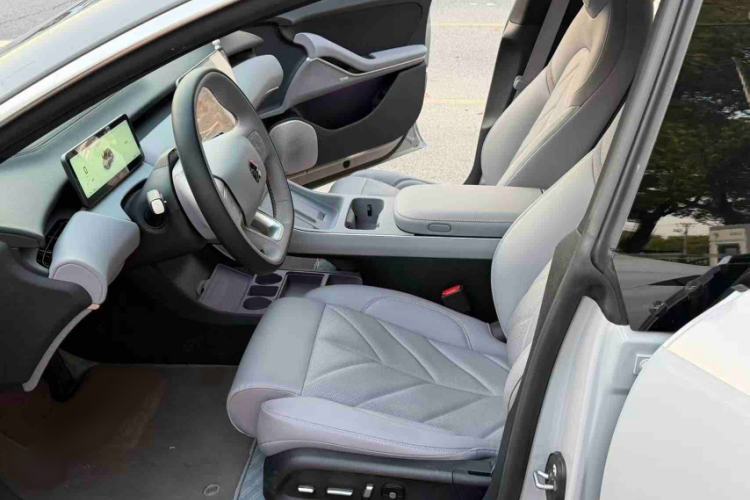 Used Nio ET5T 2025 75 kWh Touring Left Front Seat