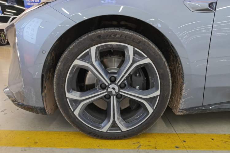 Used Nio ET5T 2025 75 kWh Touring Left Front Wheel Hub