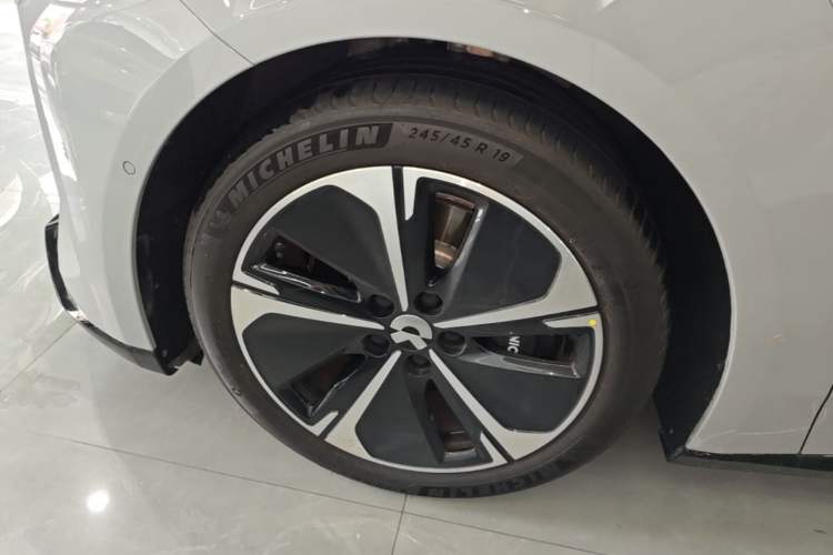 Used Nio ET5T 2025 75 kWh Touring Left Front Wheel Hub