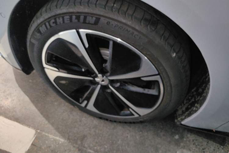 Used Nio ET5T 2025 75 kWh Touring Left Front Wheel Hub