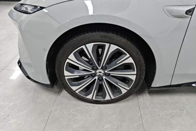 Used Nio ET5T 2025 75 kWh Touring Left Front Wheel Hub