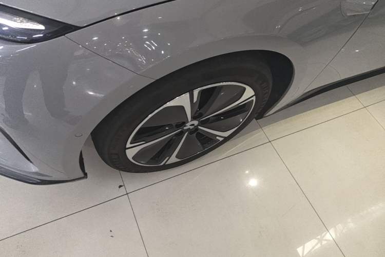Used Nio ET5T 2025 75 kWh Touring Left Front Wheel Hub