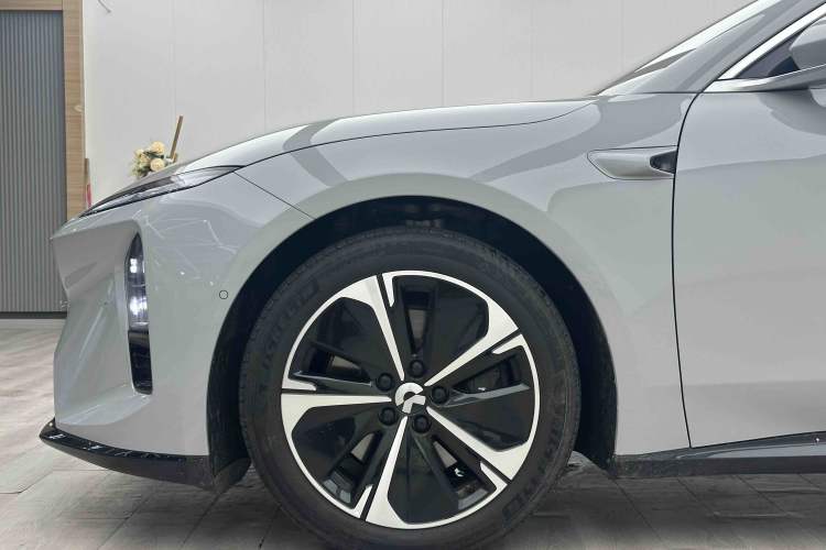 Used Nio ET5T 2025 75 kWh Touring Left Front Wheel Hub