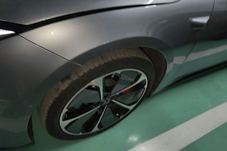 Used Nio ET5T 2025 75 kWh Touring Left Front Wheel Hub