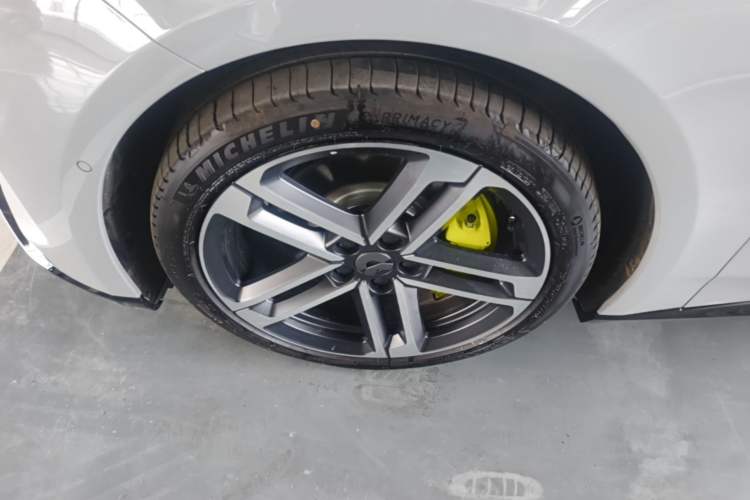 Used Nio ET5T 2025 Model Champion Commemorative Edition, 100kWh Touring Left Front Wheel Hub