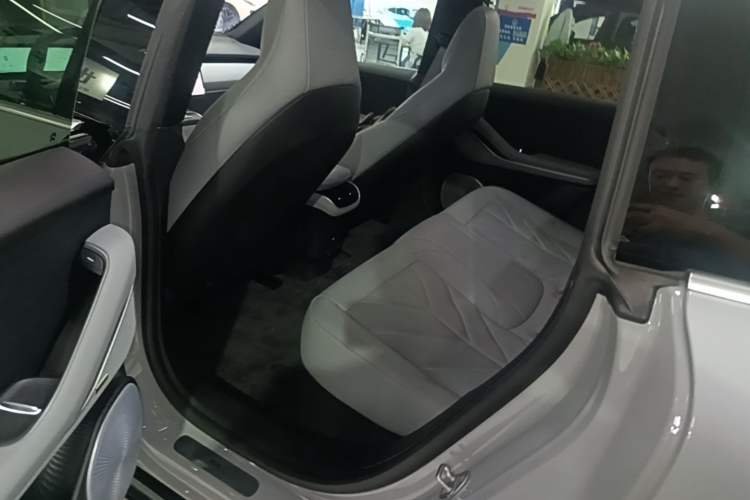 Used Nio ET5T 2025 75 kWh Touring Left Rear Seat