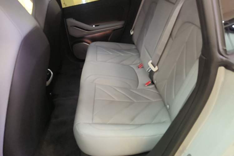 Used Nio ET5T 2025 75 kWh Touring Left Rear Seat
