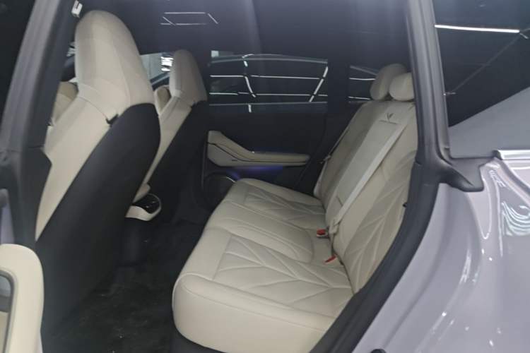 Used Nio ET5T 2025 75 kWh Touring Left Rear Seat