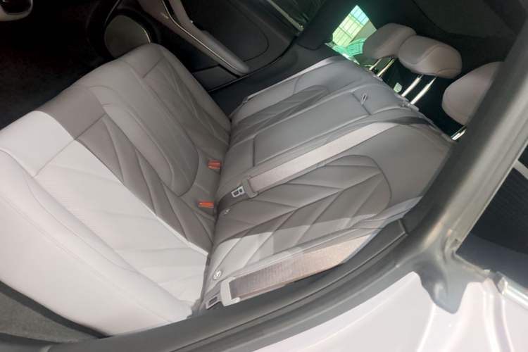 Used Nio ET5T 2025 75 kWh Touring Left Rear Seat
