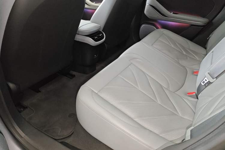 Used Nio ET5T 2025 75 kWh Touring Left Rear Seat