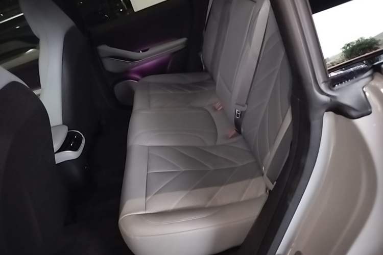 Used Nio ET5T 2025 75 kWh Touring Left Rear Seat