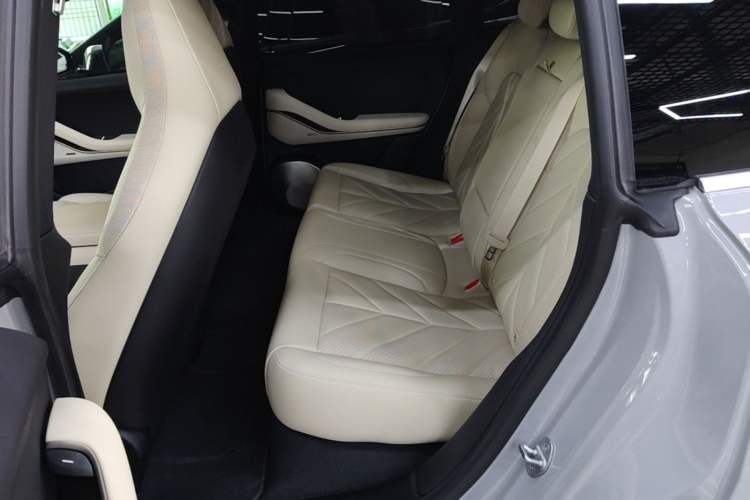 Used Nio ET5T 2025 75 kWh Touring Left Rear Seat