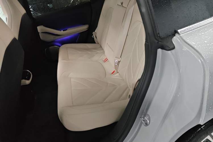 Used Nio ET5T 2025 75 kWh Touring Left Rear Seat
