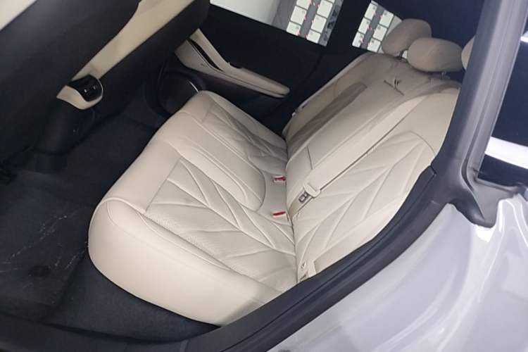 Used Nio ET5T 2025 75 kWh Touring Left Rear Seat