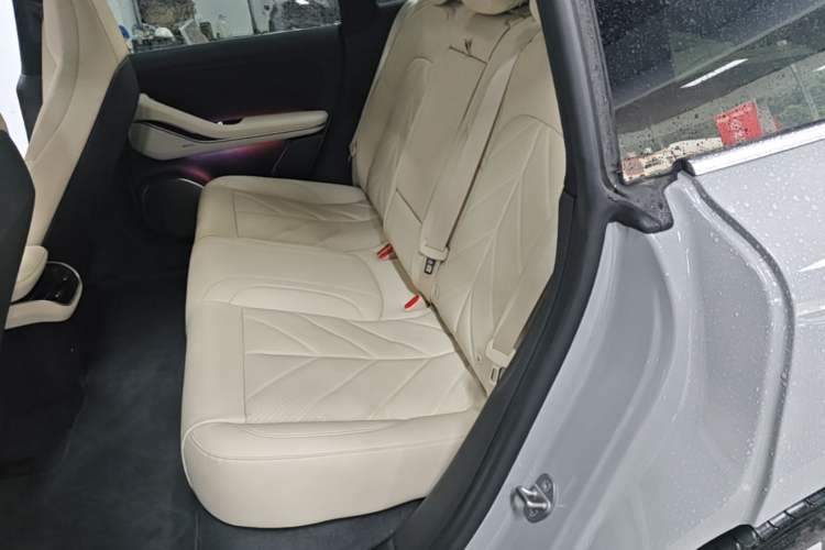 Used Nio ET5T 2025 75 kWh Touring Left Rear Seat