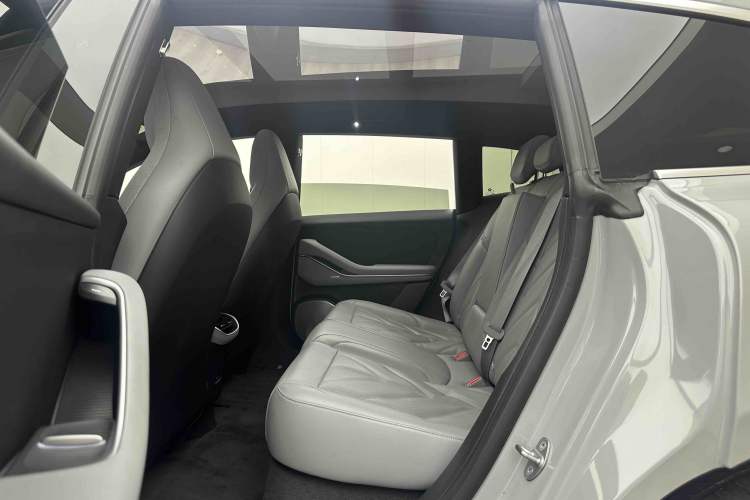 Used Nio ET5T 2025 75 kWh Touring Left Rear Seat