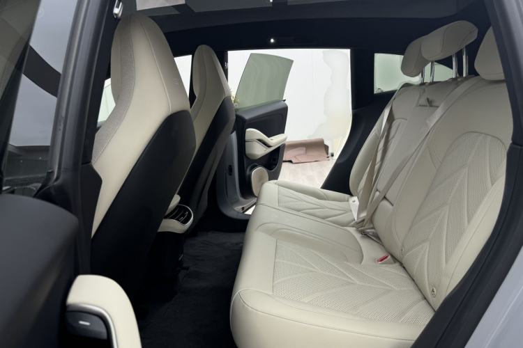 Used Nio ET5T 2025 75 kWh Touring Left Rear Seat